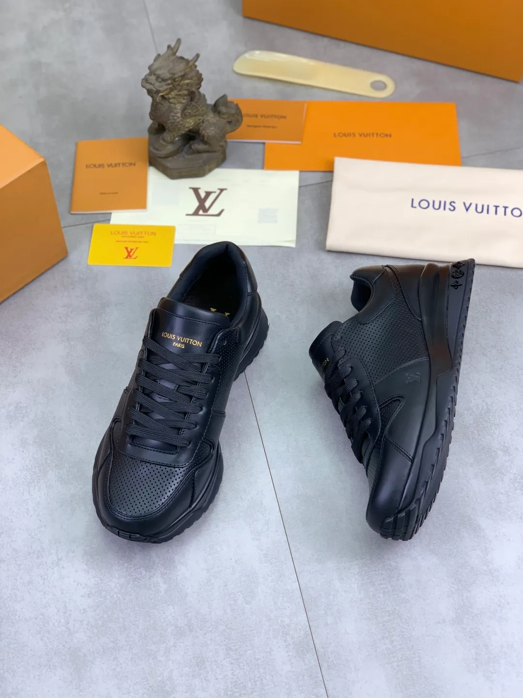 Men's men's shoes P680 new style 💶[LOUIS VUITTON] (original order) new style 🍀LV Louis Vuitton * - top version of LV classic trendy shoes! Use imported original cowhide and water-dyed cowhide lining. The latest original wear-resistant TPU combination outsole! High quality products! Multiple colors available, code number: 39-45 (46 customized)